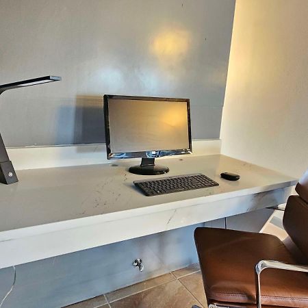 Surestay Studio By Best Western Victoria Εξωτερικό φωτογραφία